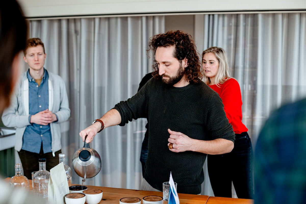 Koffie zetten tijdens Roast Training Intermediate